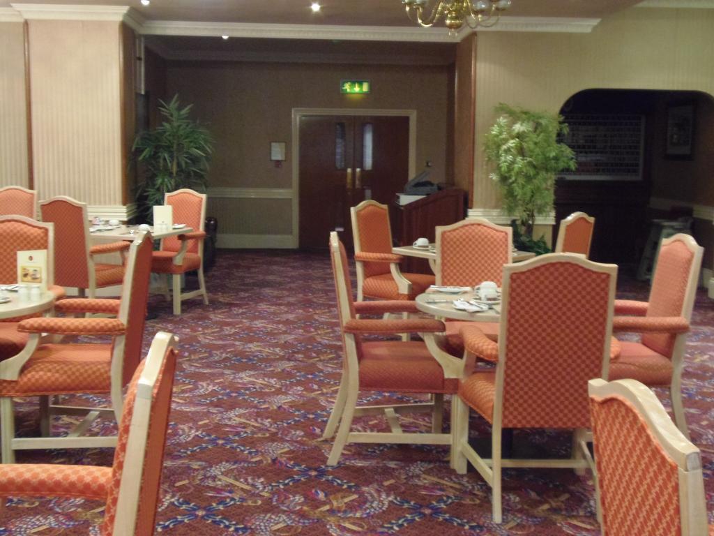 Lakeside Continental Hotel كامبرلي المظهر الخارجي الصورة
